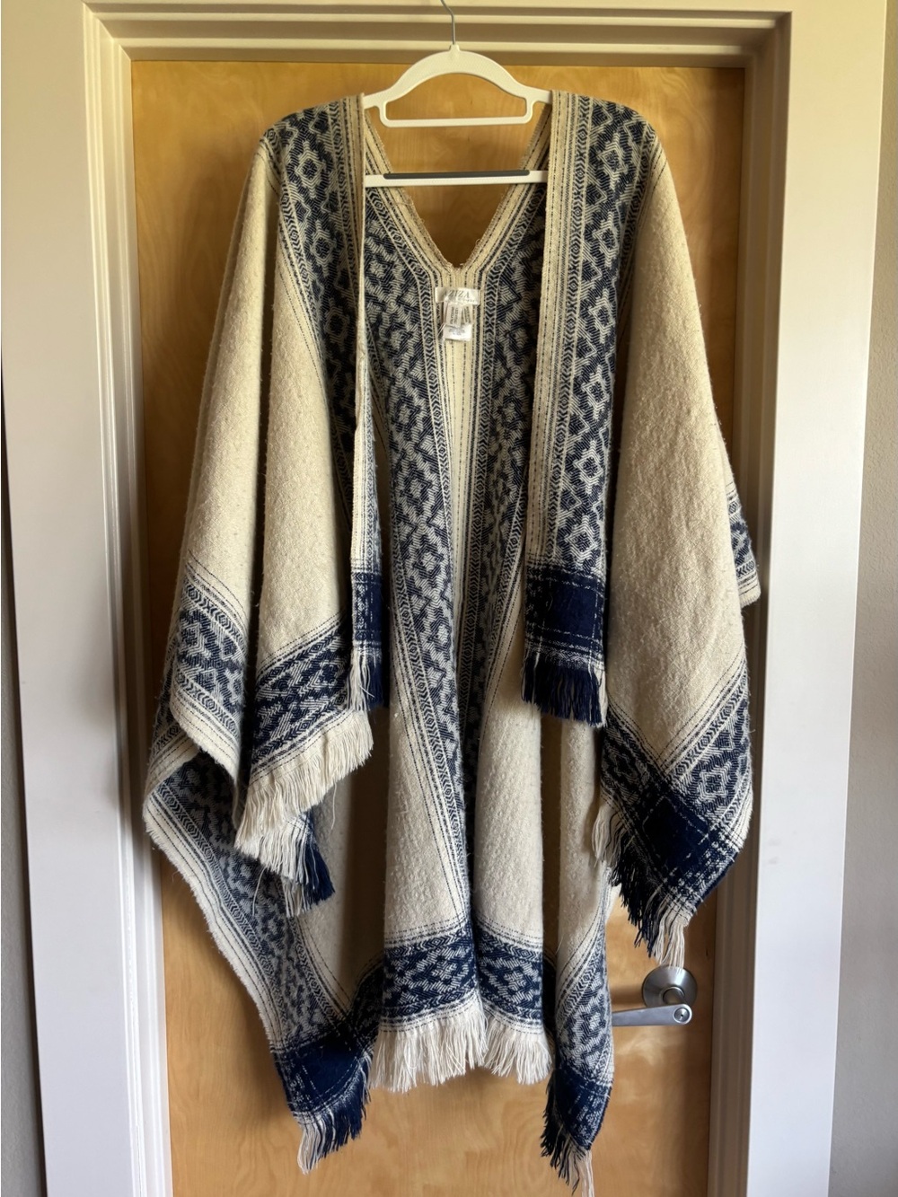 Aziza Woven Fringe Ruana Poncho Cream Navy Aztec Boho Festival Cape OS